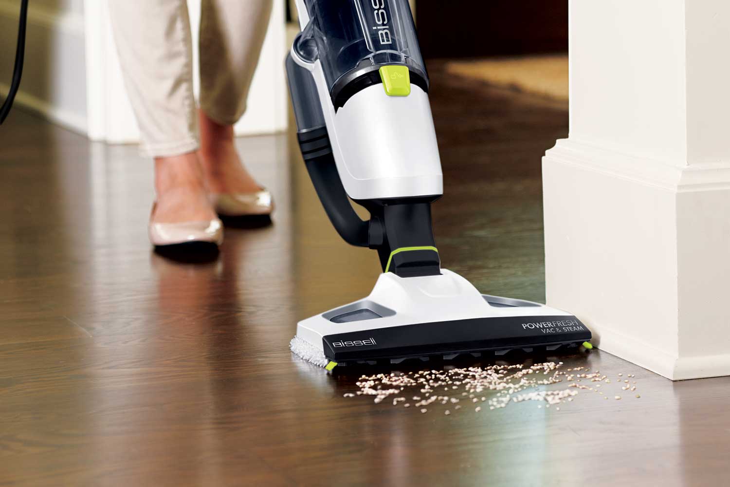 BISSELL PowerFresh Vac & Steam 2747A floor head on hard flooring collecting dry debris
